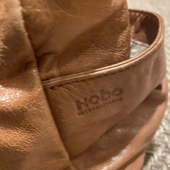 HOBO ONE STRAP, ZIPPERED CAMEL COLOR MID-SIZE BAG - Picture 2 of 12